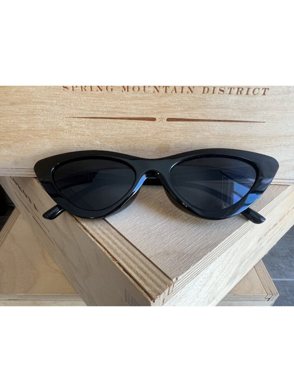 Los Angeles Boutique Black Small Cat Eye Sunglasses Plastic Party Fun Summer